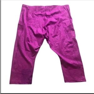 Ultimate Stash Printed Capri 3X HAS POCKETS